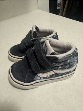 Toddler high top vans size 6